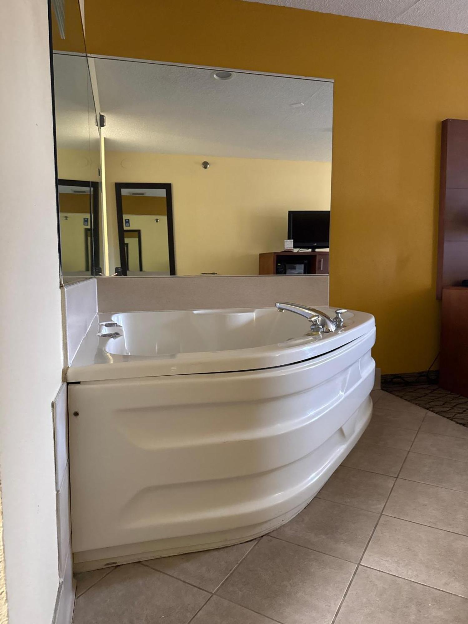 Baymont By Wyndham Mishawaka South Bend Area Hotel Ngoại thất bức ảnh